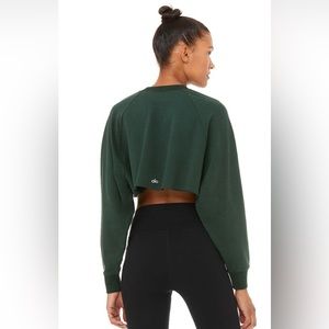 Alo Yoga Double Take pullover - cropped - Color Green Forest